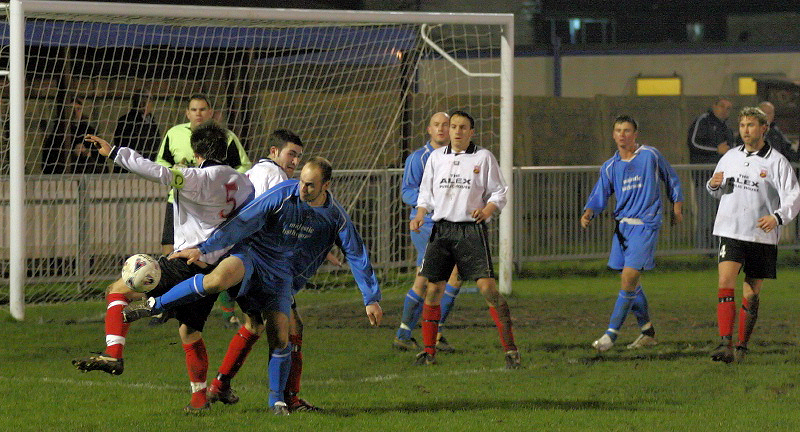 Sean Towers and Darren Annis competing
