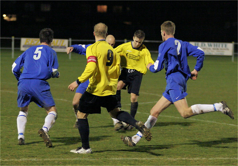 Paul McMichael tries to beat Ben Torode with Tom Pickford (5), Steve Davies (9), and James Davis all close up
